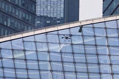 无人机“飞向”千行百业