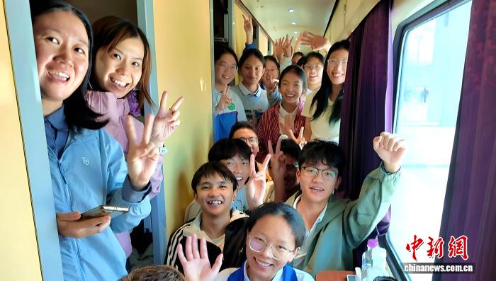 “天路”二十载 搭载西藏少年求学梦