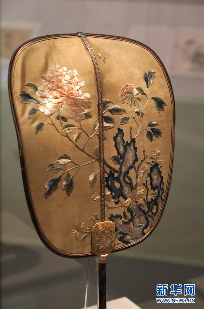 上海博物馆"明清缂绣书画特展"开幕