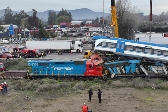 智利两列火车相撞致2死