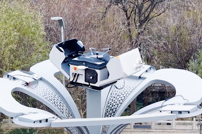 济南首根智慧灯杆化身城市新“耳目”