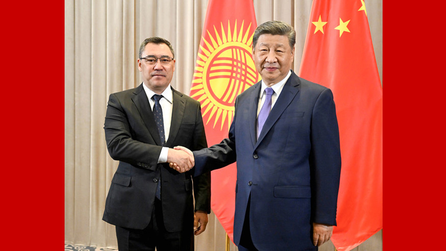 习近平会见吉尔吉斯斯坦总统扎帕罗夫