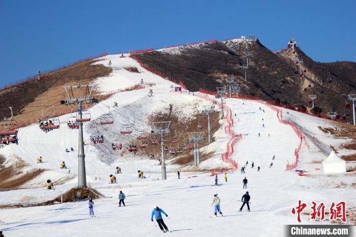 包头中冶德贤滑雪场图片