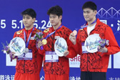 潘展乐战胜孙杨