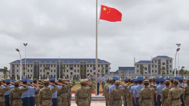 庆祝中国人民解放军建军98周年 祖国各地官兵举行升旗仪式