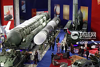 朝鲜武器装备展览会开幕，金正恩点名美国