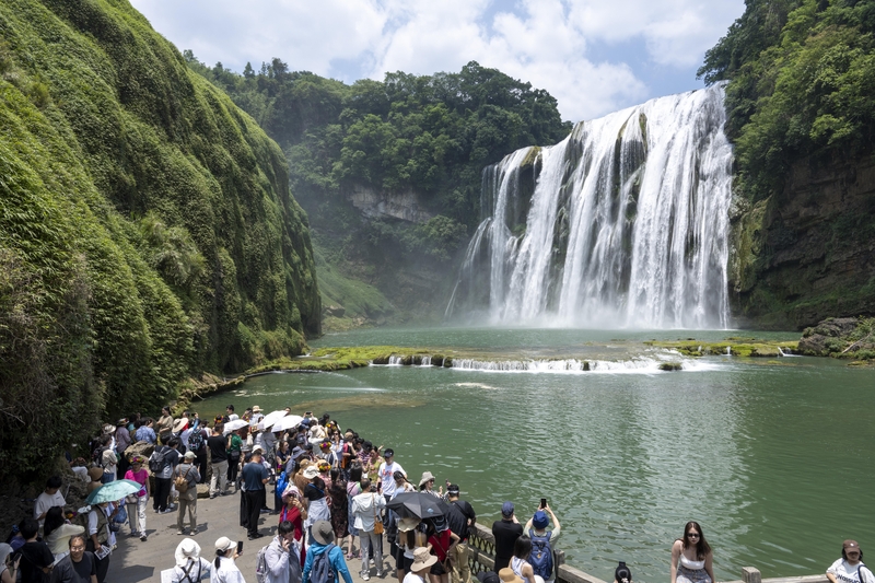 贵州黄果树大瀑布旅游火爆