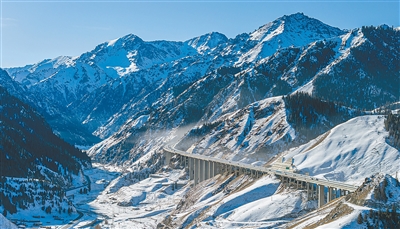 全新通车的世界级高速公路隧道，20分钟轻松穿越天山！