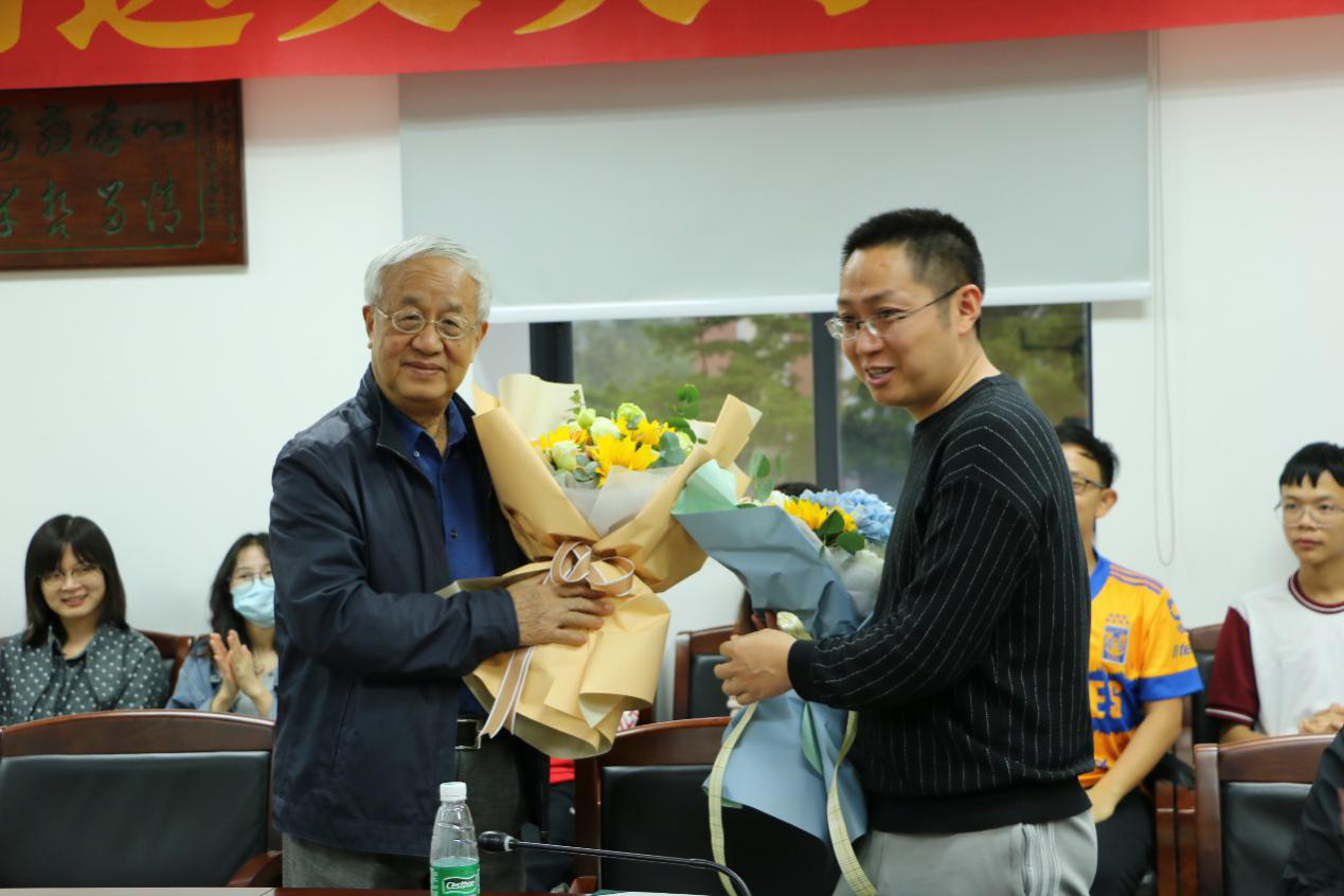 延续哲学有爱情怀粉笔教育ceo张小龙为中山大学捐款100万元