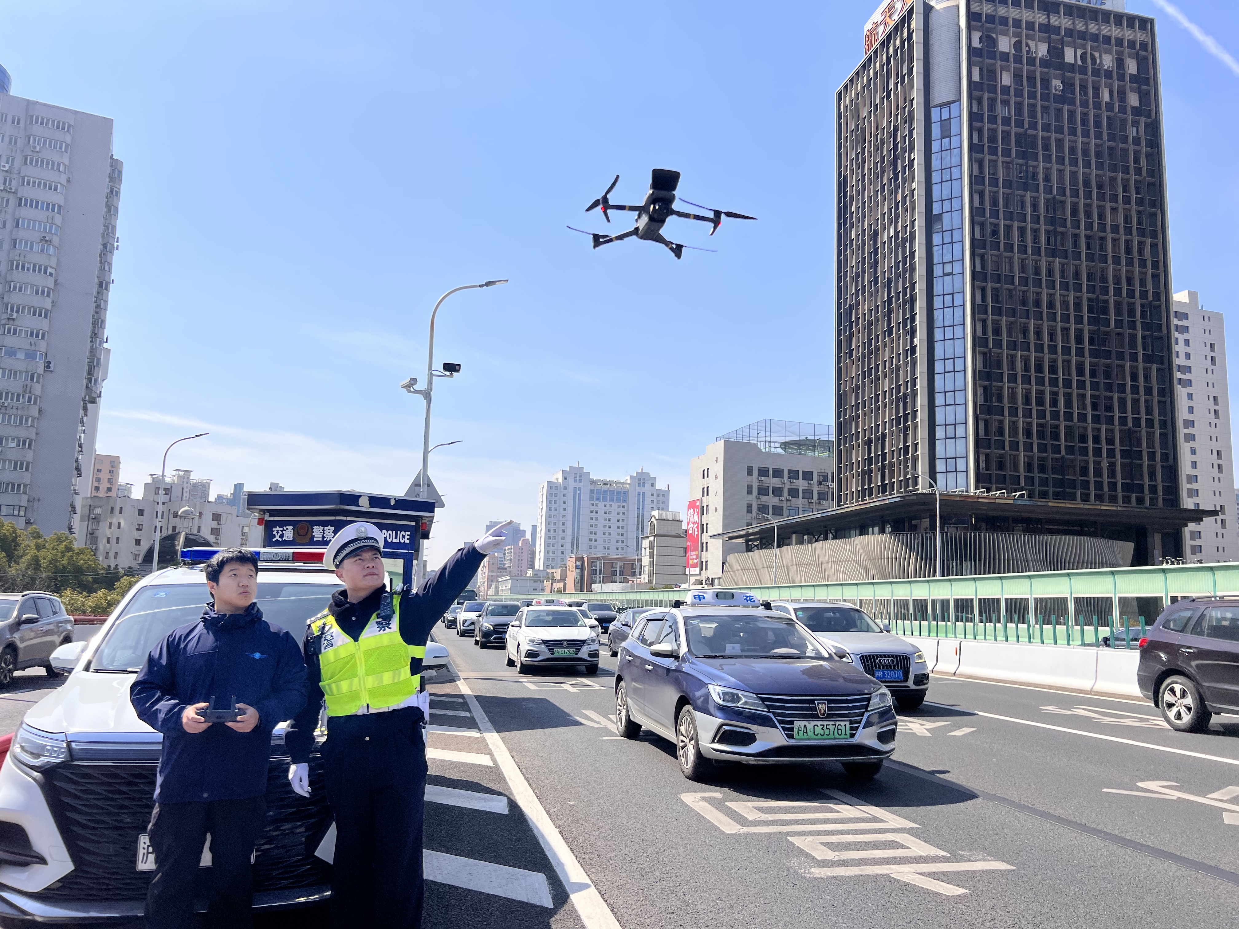 事故平均处置效率提高45%,无人机如何疏通上海高架道路拥堵?