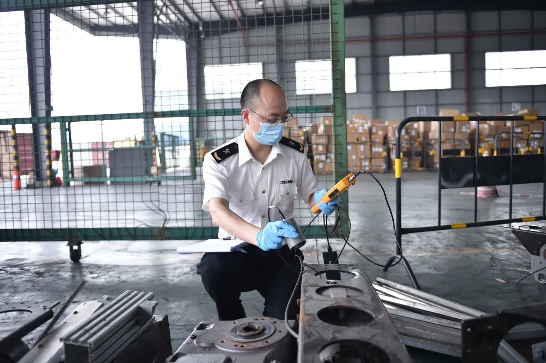 成都海关:首次在货运渠道查获国家禁止进口固体废物16.4吨