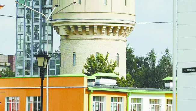 在水塔博物馆攀登“生命之树”