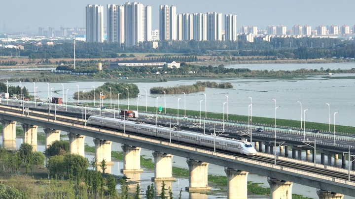 全国铁路10月11日起实行新的列车运行图