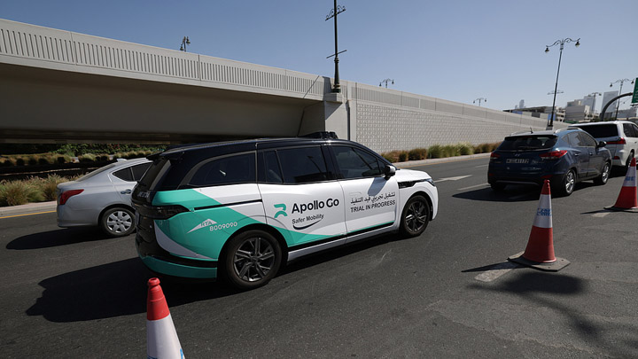 财经观察：自动驾驶赛道，中国车企能有哪些突破？