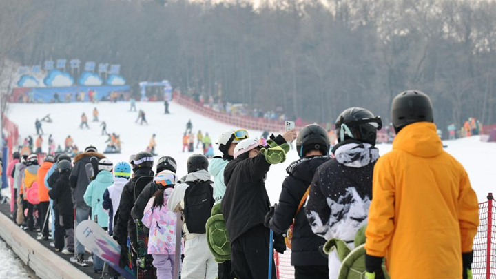 周末滑雪热