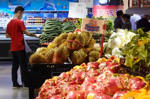 生鲜配送“货重价低” 配送员权益谁来托底？