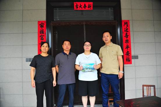 广元利州：大山深处书香暖  游子反哺润桑梓