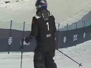 新赛季首金！雪盟联赛中国站谷爱凌夺冠