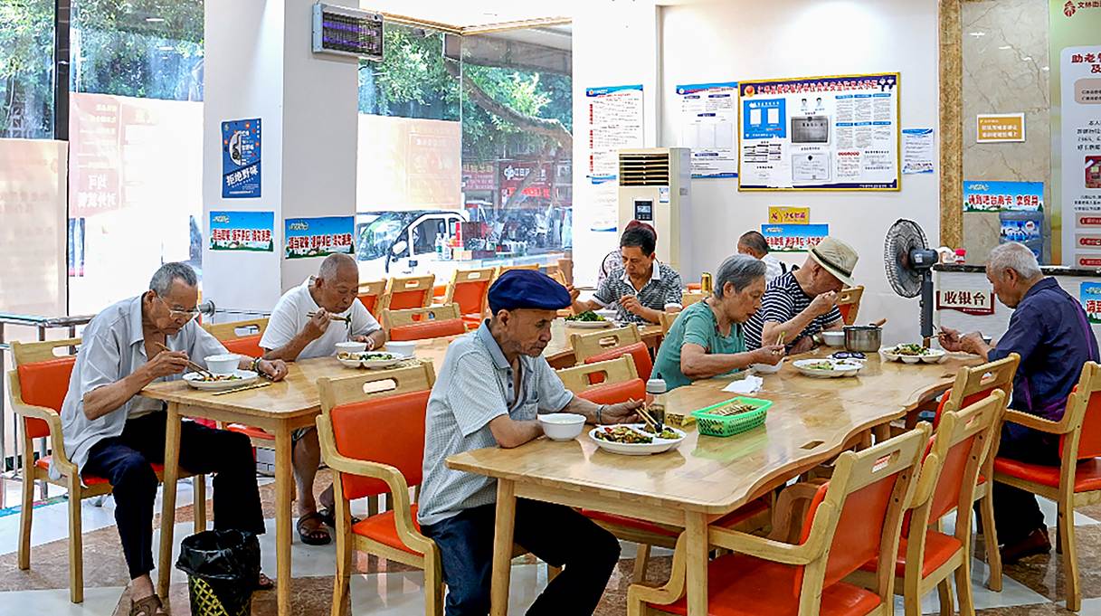 四川仁寿：民生有温度  “老的开心，小的快乐”