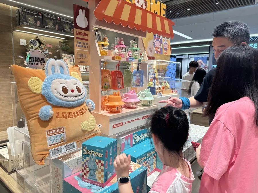 99元的Labubu真能卖7800元？破解Labubu“天价”之谜插图3
