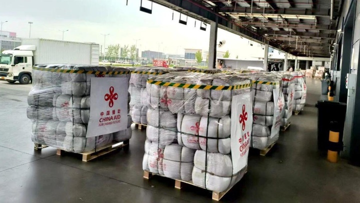 中国两架运-20飞抵阿富汗，载有帐篷毛毯等救灾物资